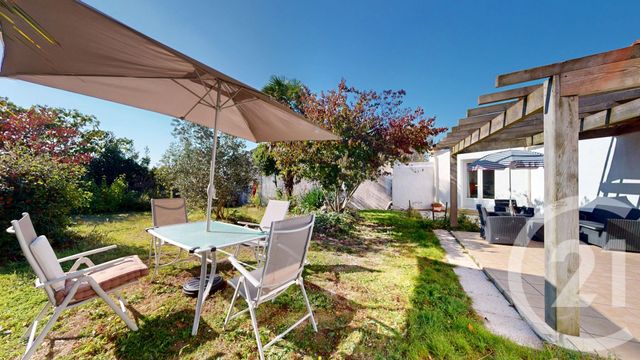 maison à vendre - 3 pièces - 73.0 m2 - ST HILAIRE LA FORET - 85 - PAYS-DE-LOIRE - Century 21 Océan Immobilier