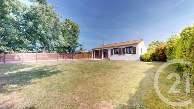 maison à vendre - 3 pièces - 80.0 m2 - ST HILAIRE LA FORET - 85 - PAYS-DE-LOIRE - Century 21 Océan Immobilier